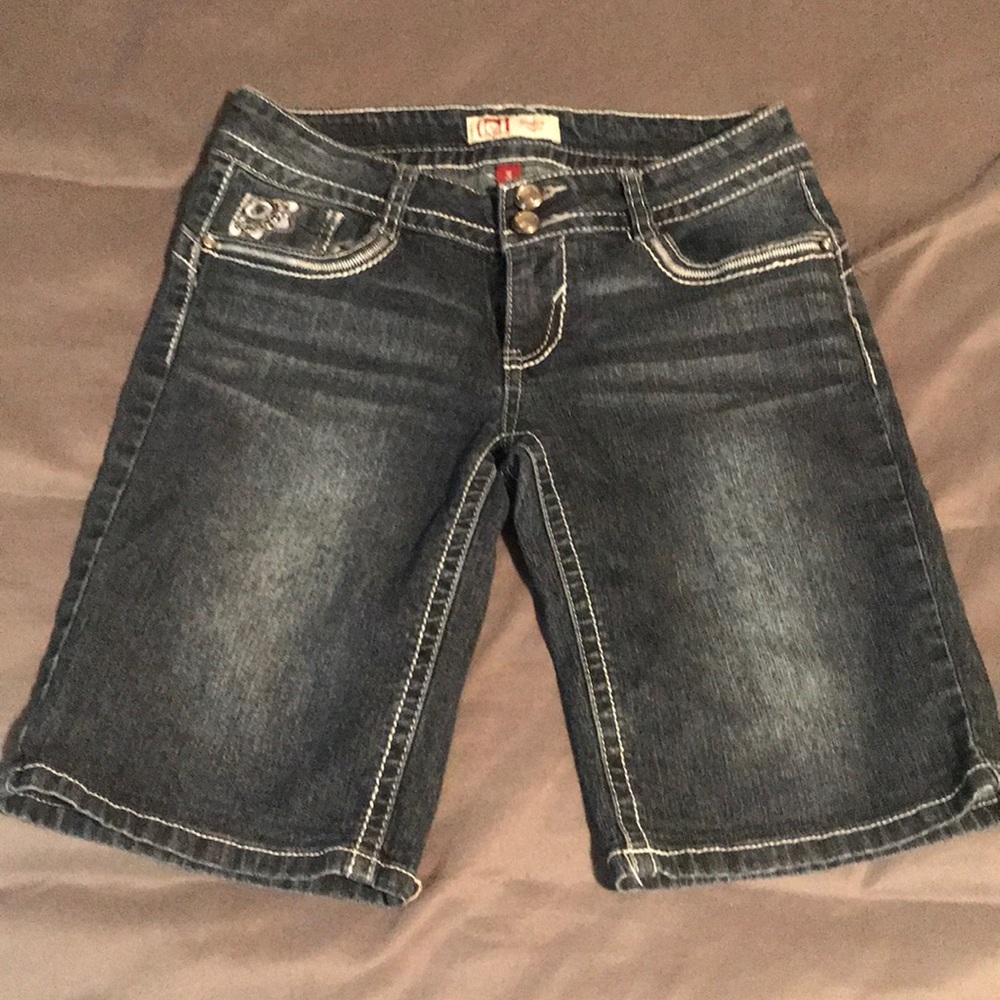 Lei shorts, size 3, Ashley lowrise